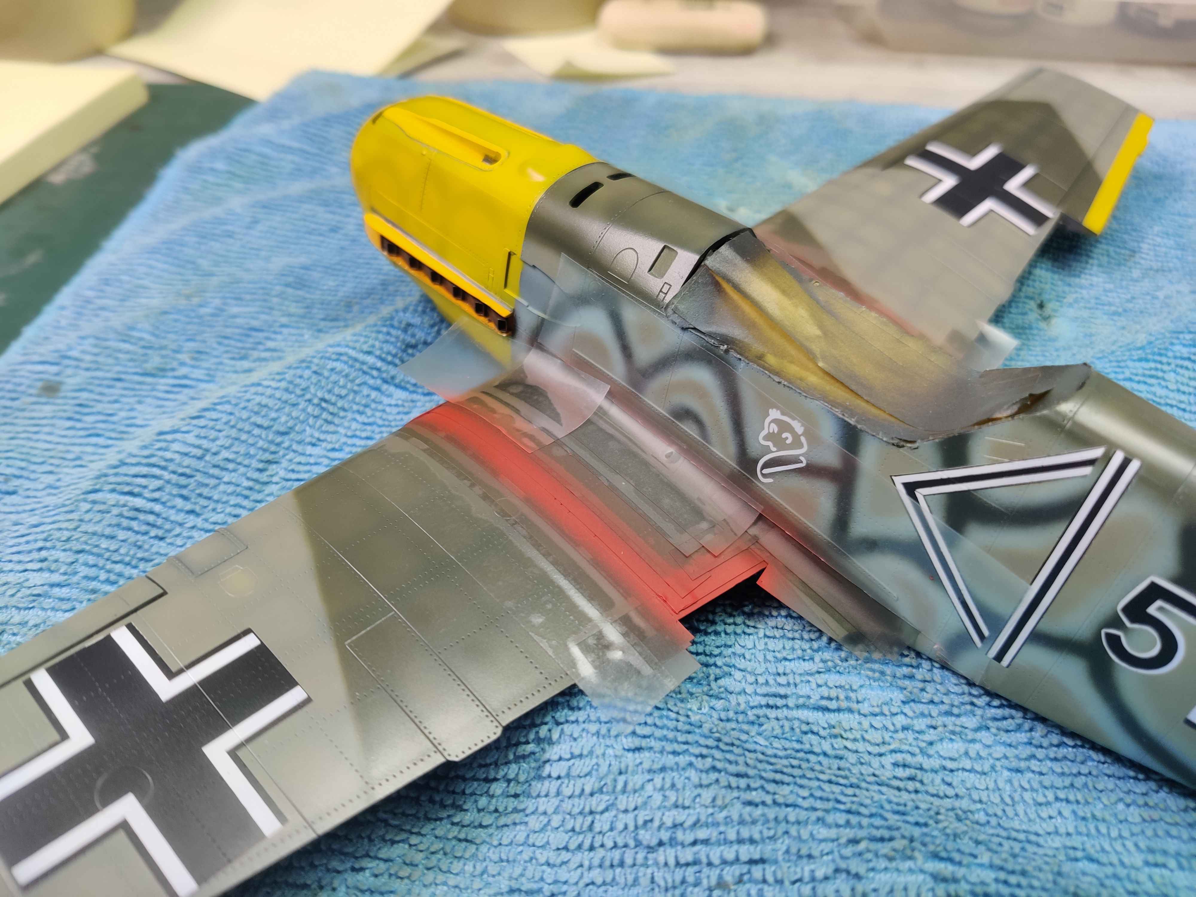 [TRUMPETER] 1/32 - Messerschmitt Bf 109 E-4   -  Stab II./JG54  (bf109) - Page 5 H8s4