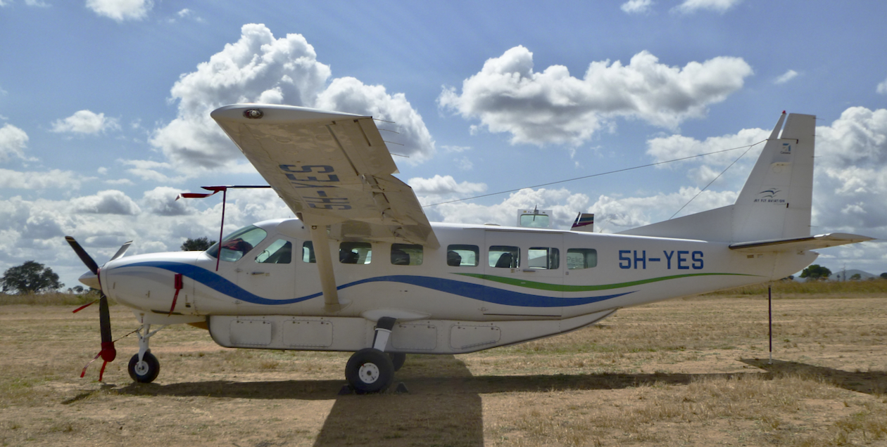 Des Avions en TANZANIE. - Page 9 M07x