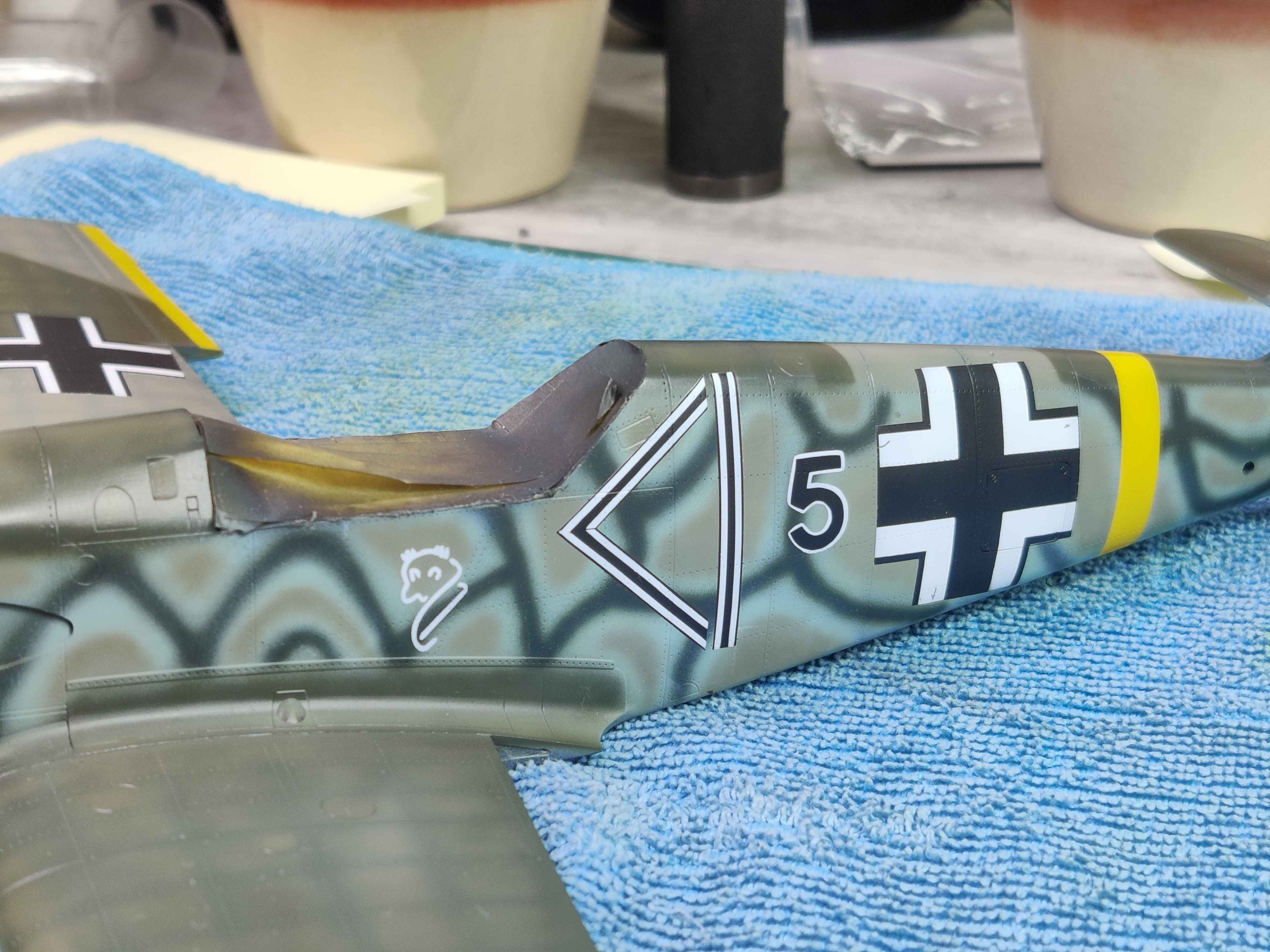 [TRUMPETER] 1/32 - Messerschmitt Bf 109 E-4   -  Stab II./JG54  (bf109) - Page 5 Sd0r