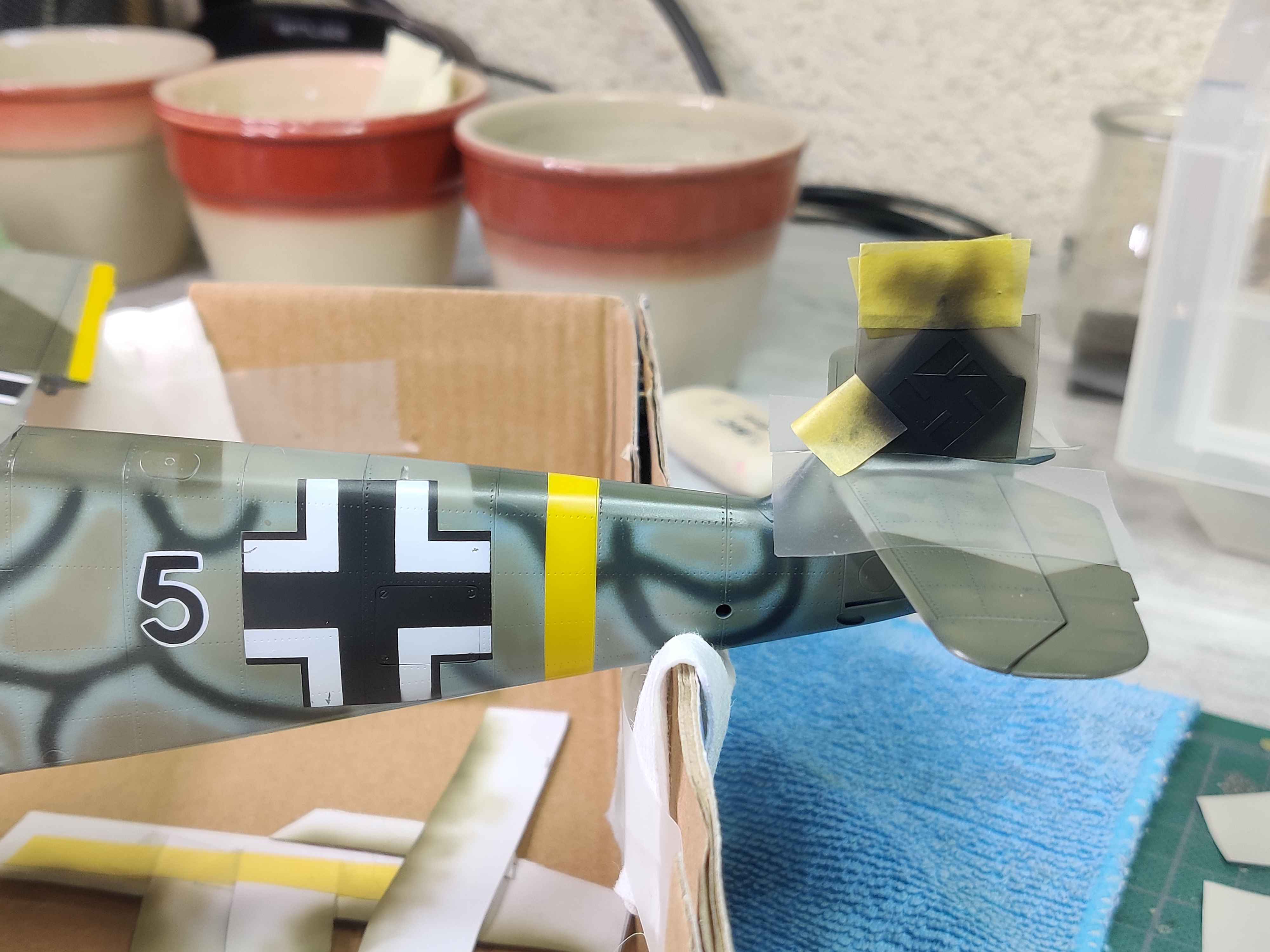 [TRUMPETER] 1/32 - Messerschmitt Bf 109 E-4   -  Stab II./JG54  (bf109) - Page 5 Woe4