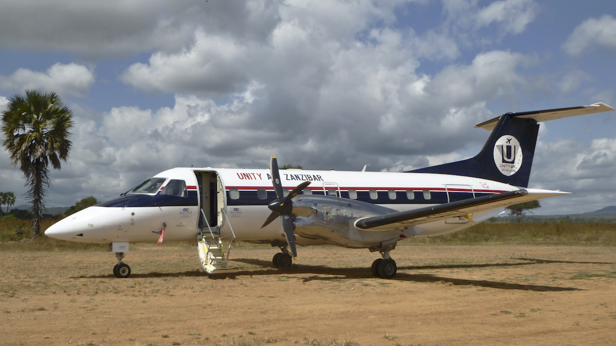 Des Avions en TANZANIE. - Page 9 Y9i6