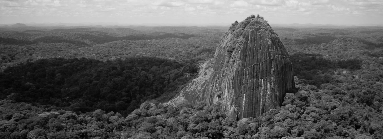 Inselberg Kurapika en Maronhi, photographie, 1967.