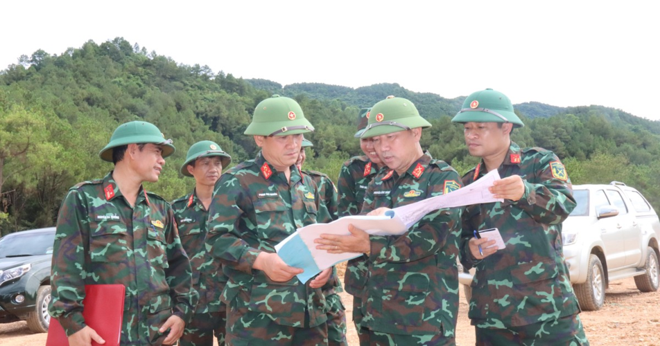 Officiers du génie, région d'Iwako dans la province de Hué.