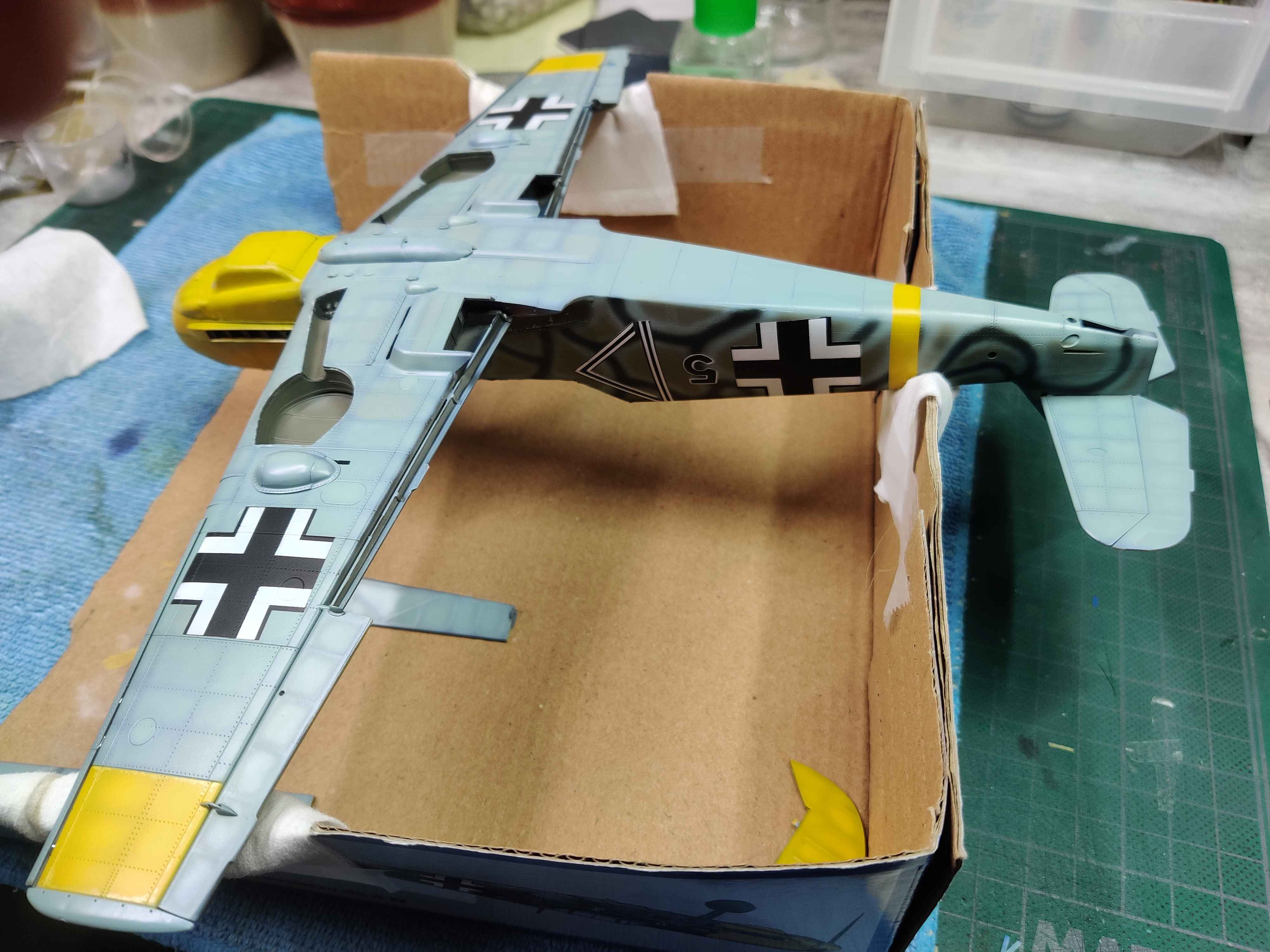 [TRUMPETER] 1/32 - Messerschmitt Bf 109 E-4   -  Stab II./JG54  (bf109) - Page 6 3jd1