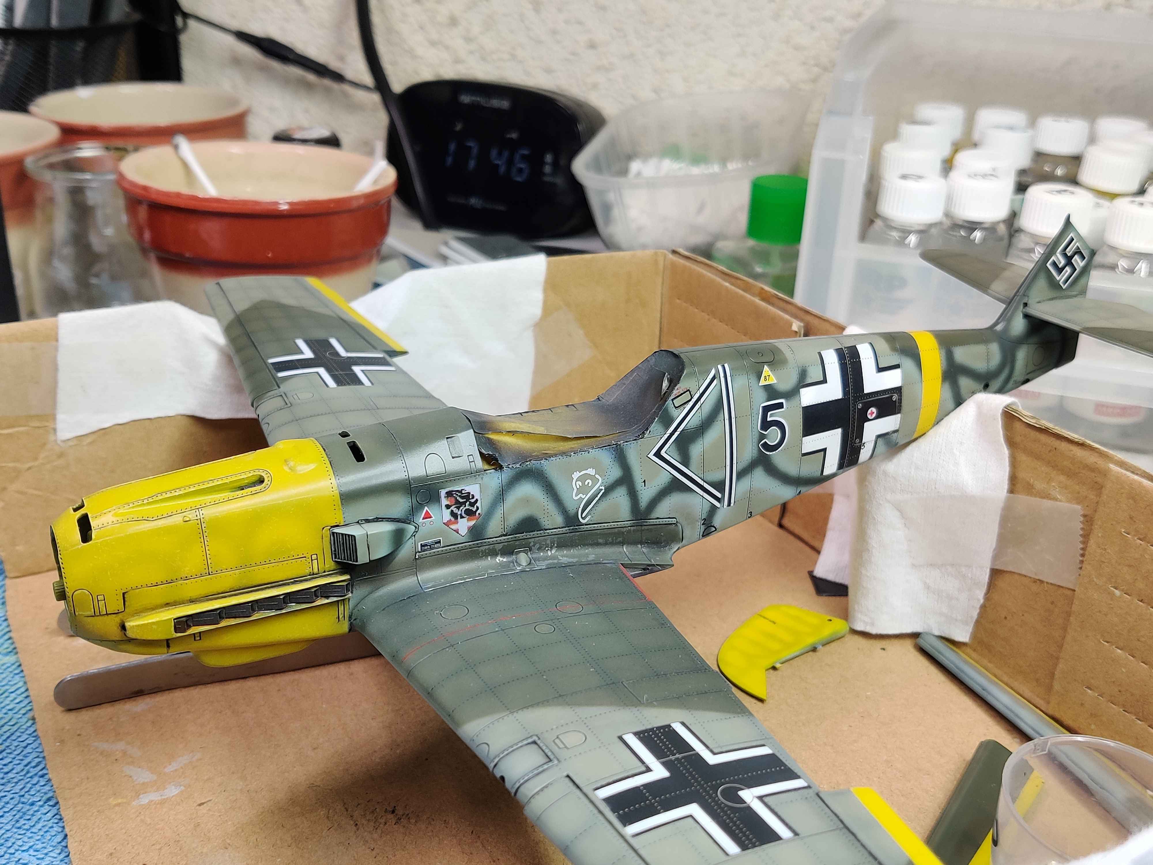 [TRUMPETER] 1/32 - Messerschmitt Bf 109 E-4   -  Stab II./JG54  (bf109) - Page 6 Qqgj