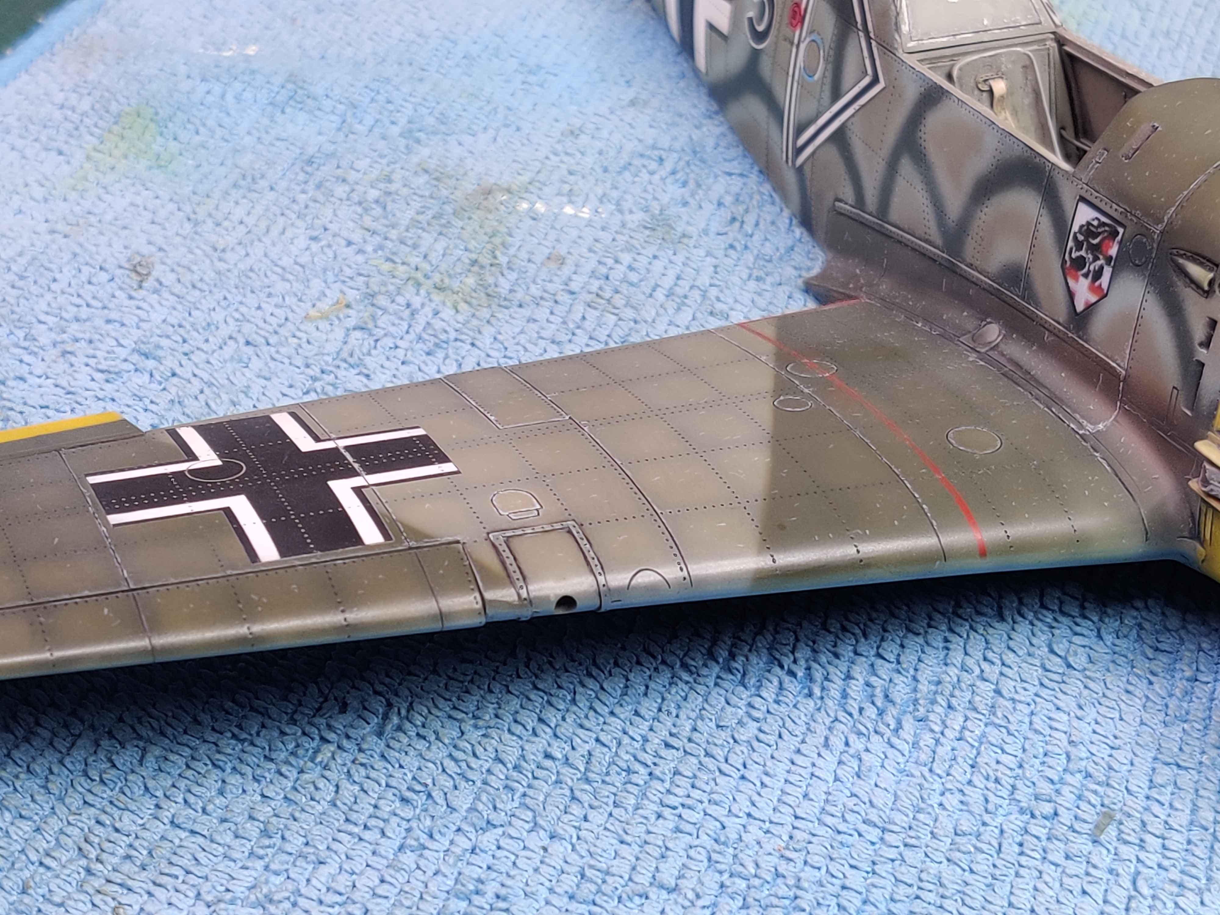 [TRUMPETER] 1/32 - Messerschmitt Bf 109 E-4   -  Stab II./JG54  (bf109) - Page 6 2k73