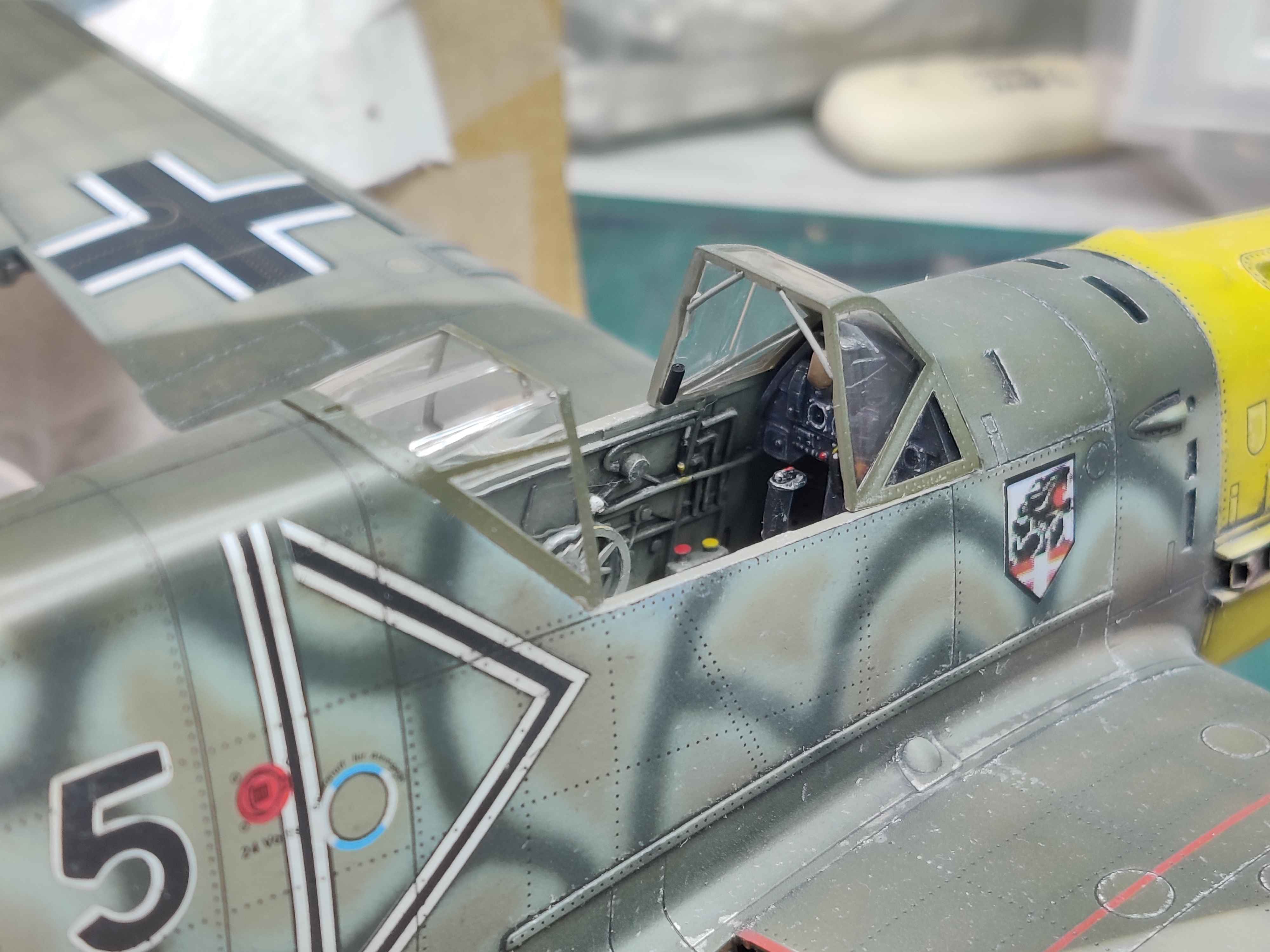 [TRUMPETER] 1/32 - Messerschmitt Bf 109 E-4   -  Stab II./JG54  (bf109) - Page 7 3h7d