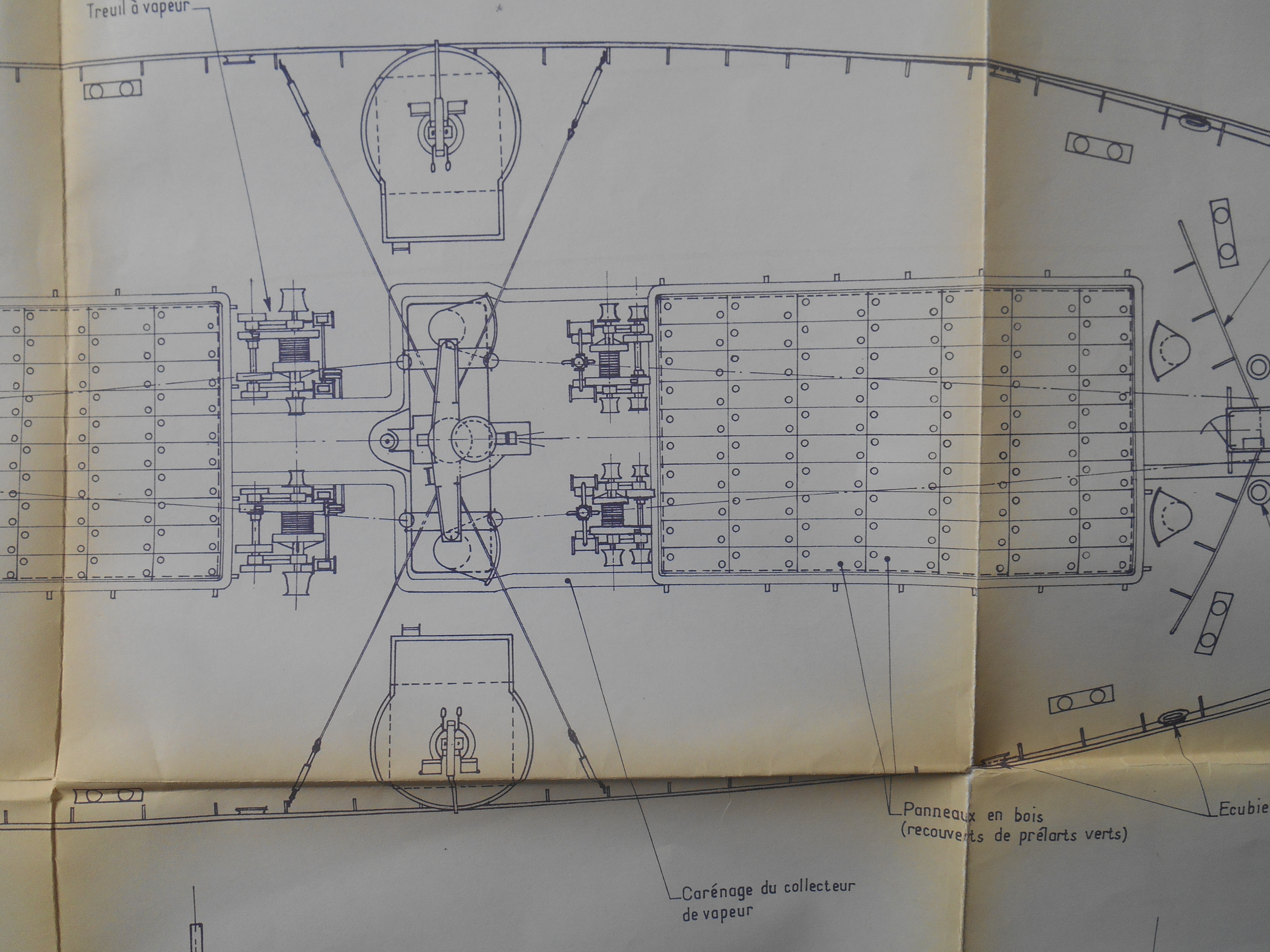 [Recherche] Plan de coupe du navire de transport d'attaque type Harris Z9y3