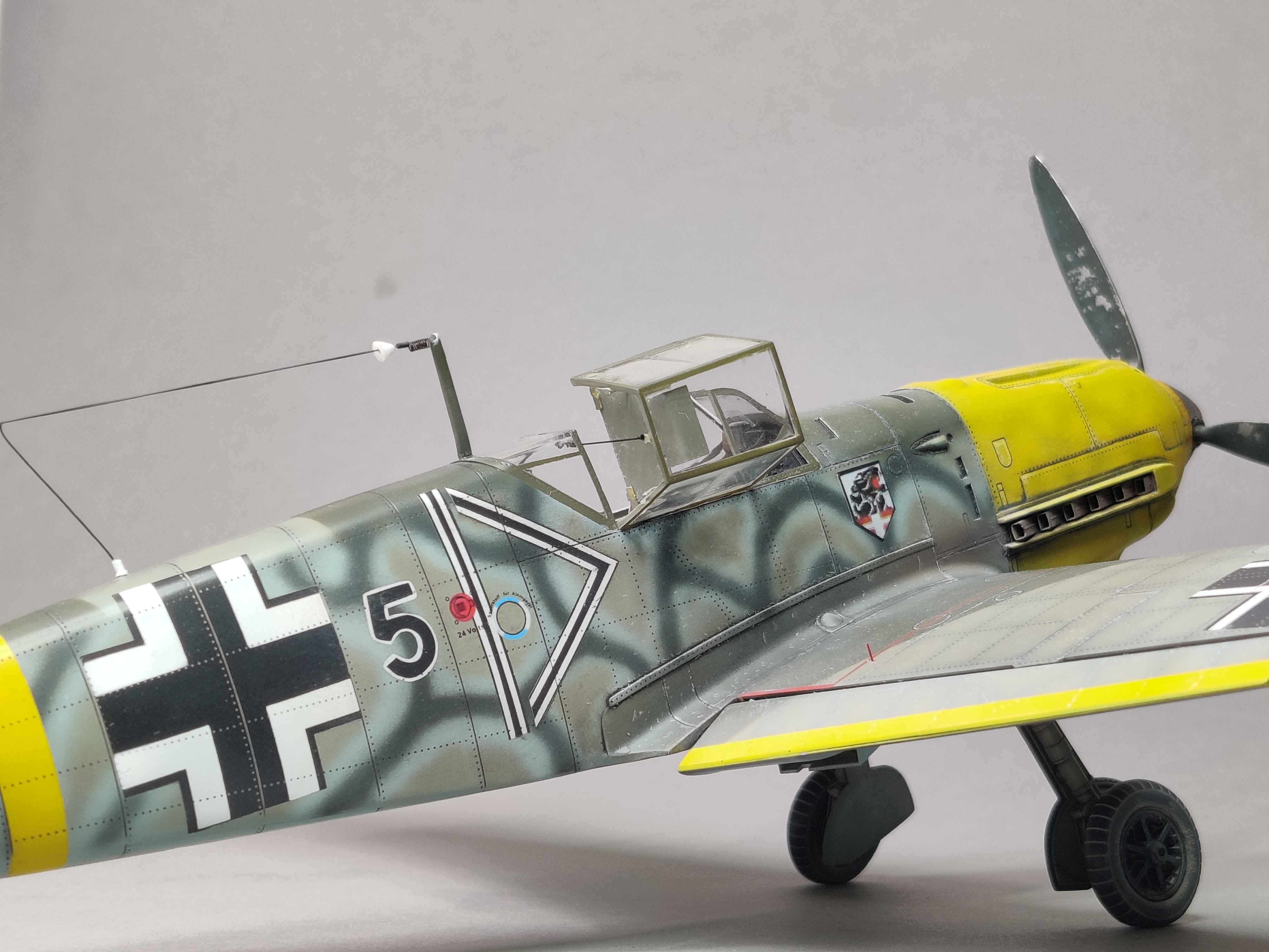 [TRUMPETER] 1/32 - Messerschmitt Bf 109 E-4 - Stab II./JG54 (bf109) 329m