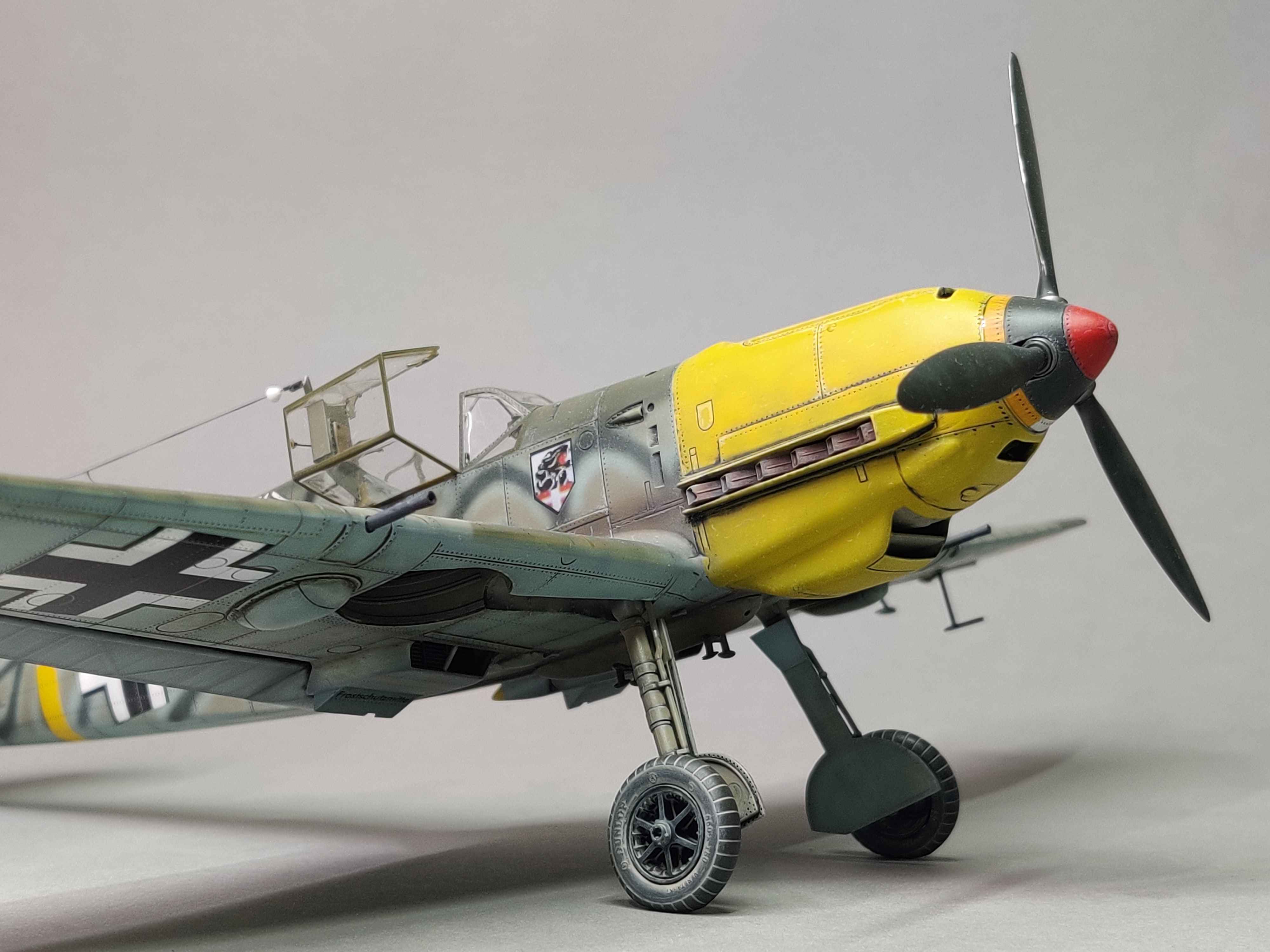 [TRUMPETER] 1/32 - Messerschmitt Bf 109 E-4 - Stab II./JG54 (bf109) 8h9x