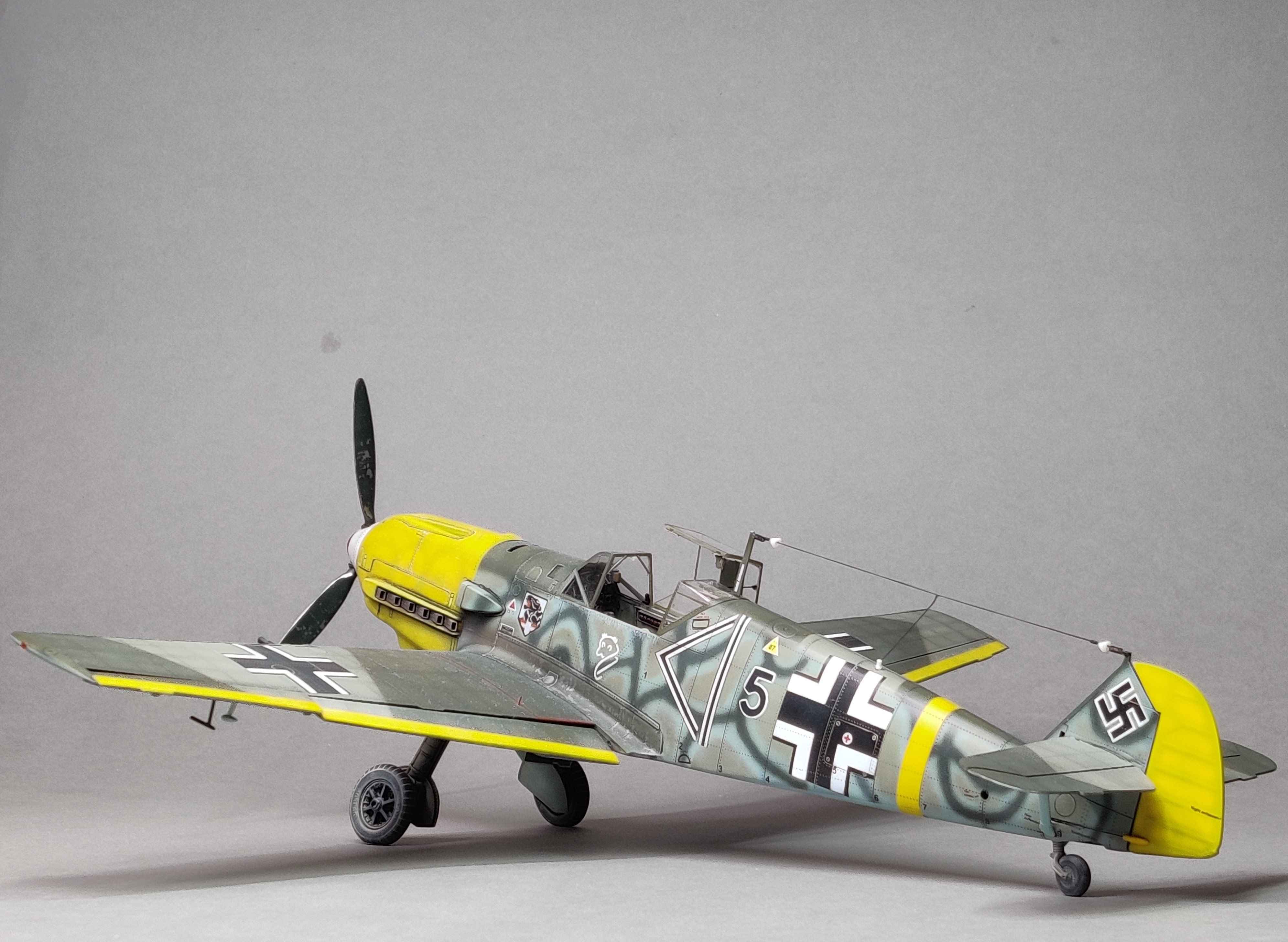 [TRUMPETER] 1/32 - Messerschmitt Bf 109 E-4 - Stab II./JG54 (bf109) 8n71