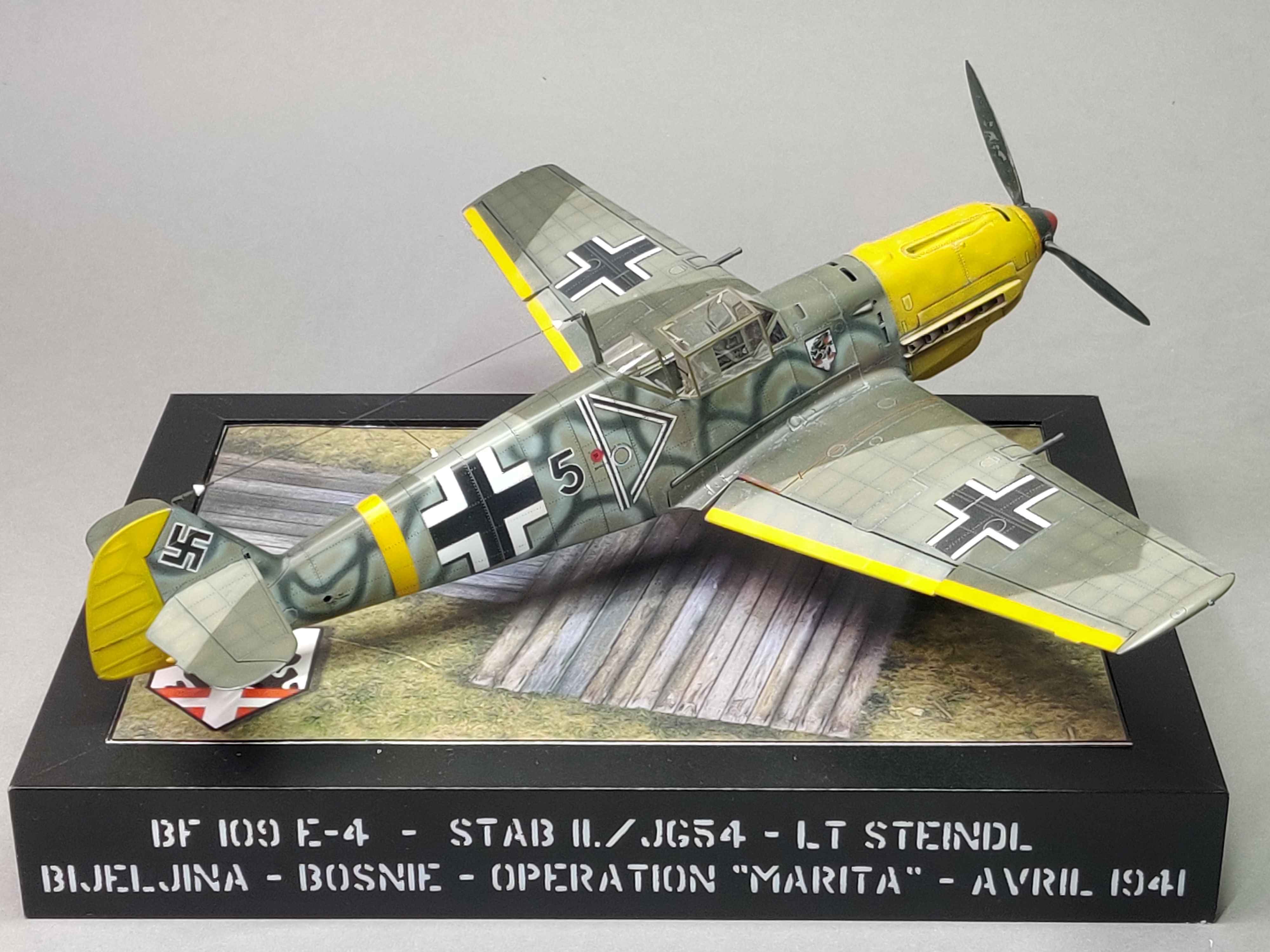 [TRUMPETER] 1/32 - Messerschmitt Bf 109 E-4 - Stab II./JG54 (bf109) Mzcv