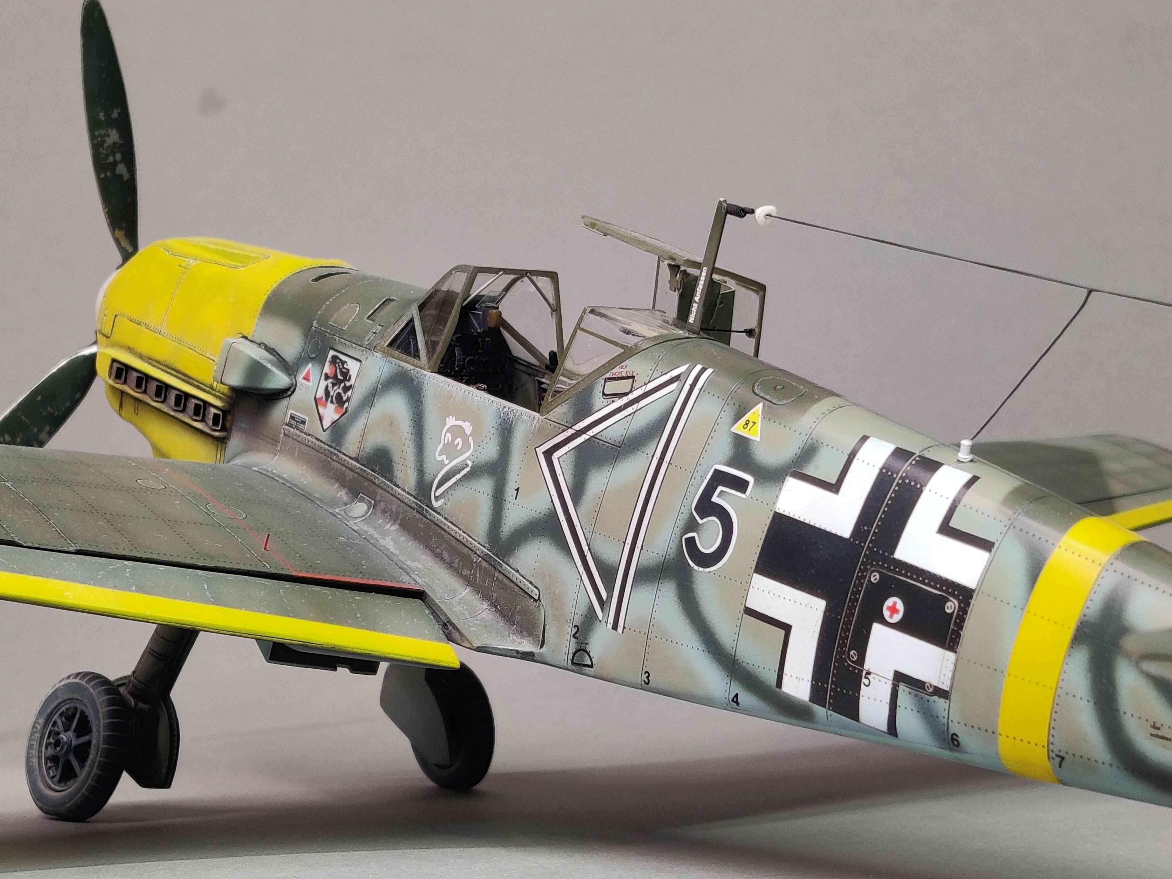 [TRUMPETER] 1/32 - Messerschmitt Bf 109 E-4 - Stab II./JG54 (bf109) Pvbu