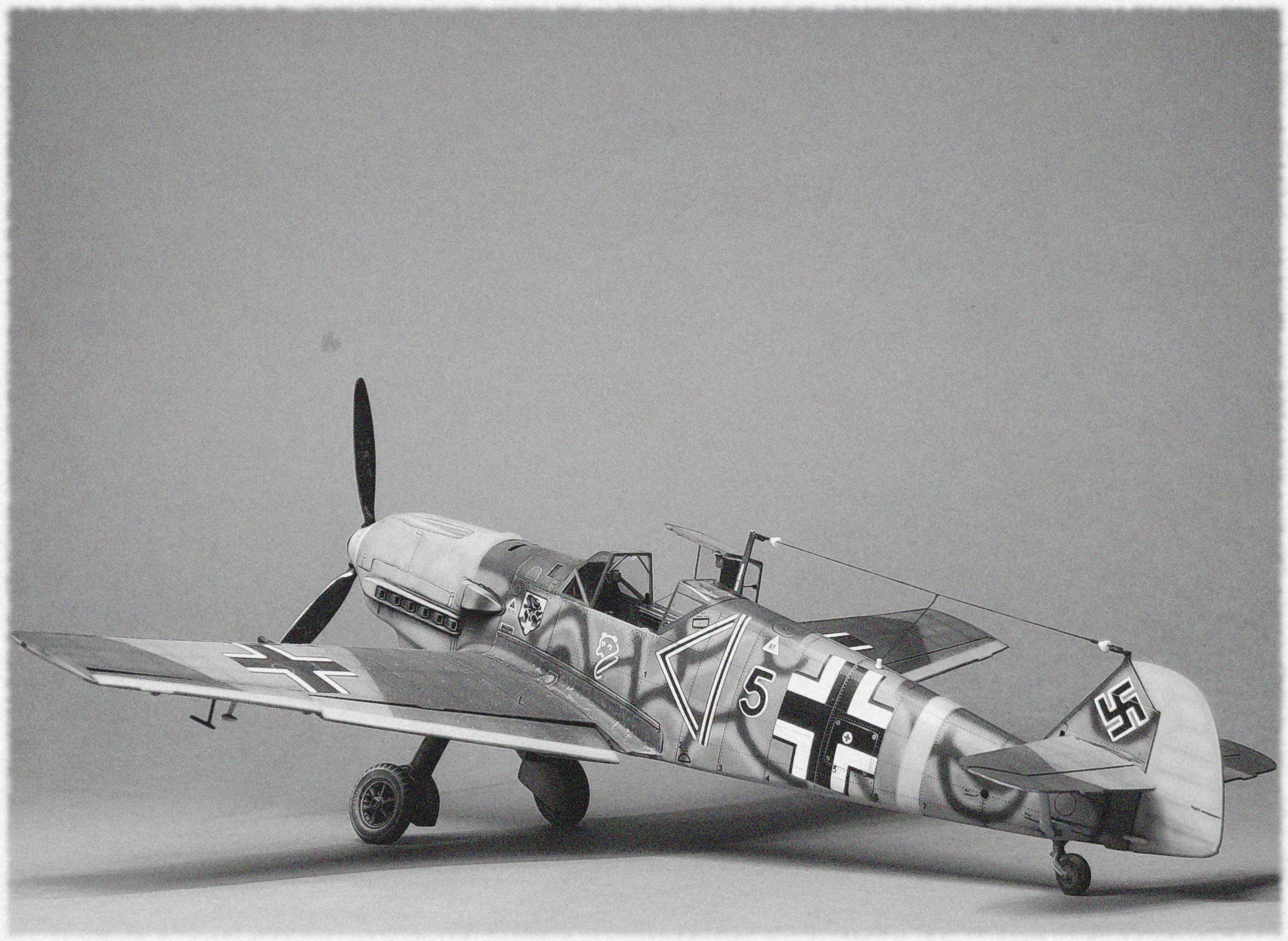 [TRUMPETER] 1/32 - Messerschmitt Bf 109 E-4 - Stab II./JG54 (bf109) R1iw