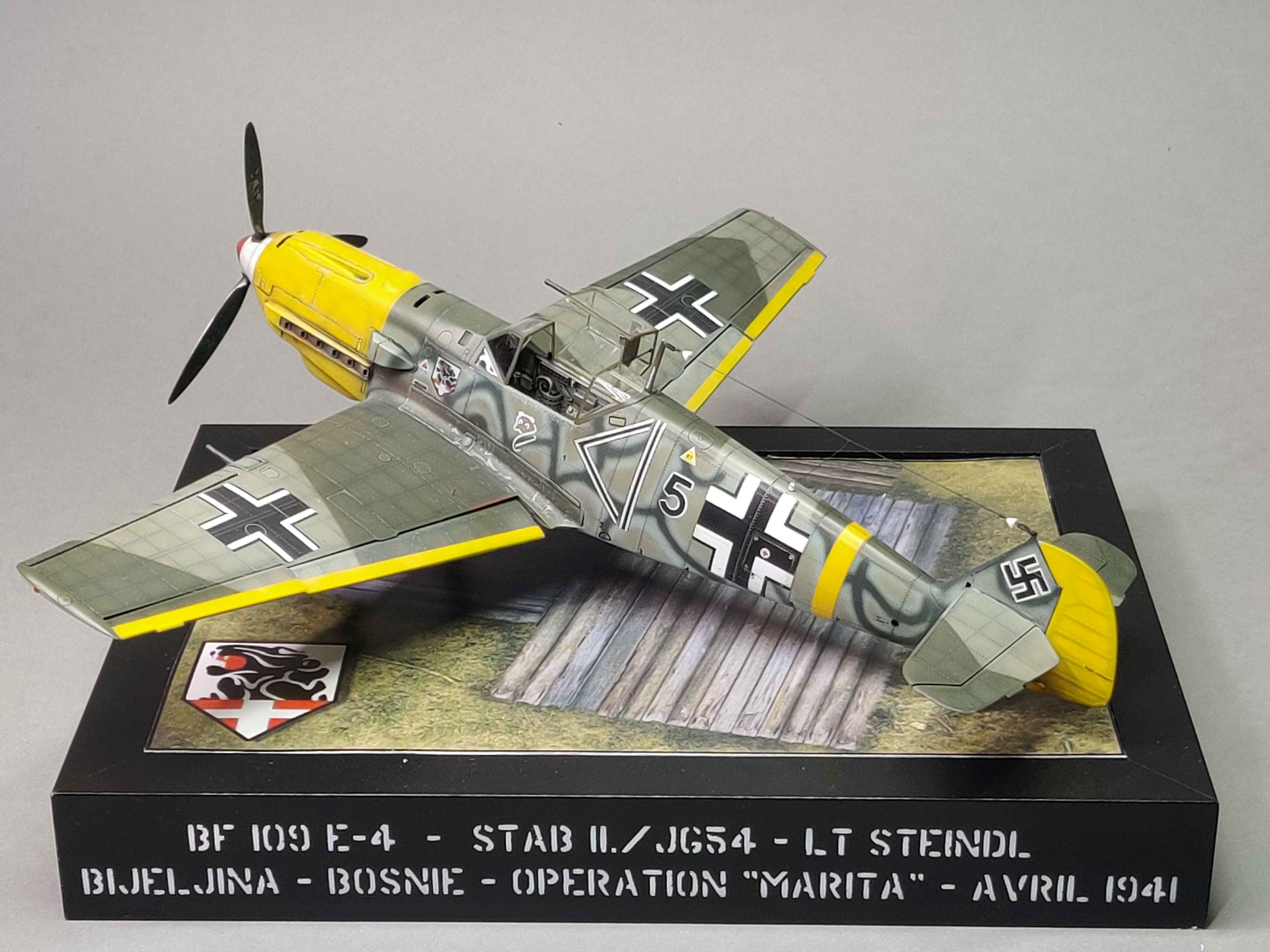 [TRUMPETER] 1/32 - Messerschmitt Bf 109 E-4 - Stab II./JG54 (bf109) Tjrs