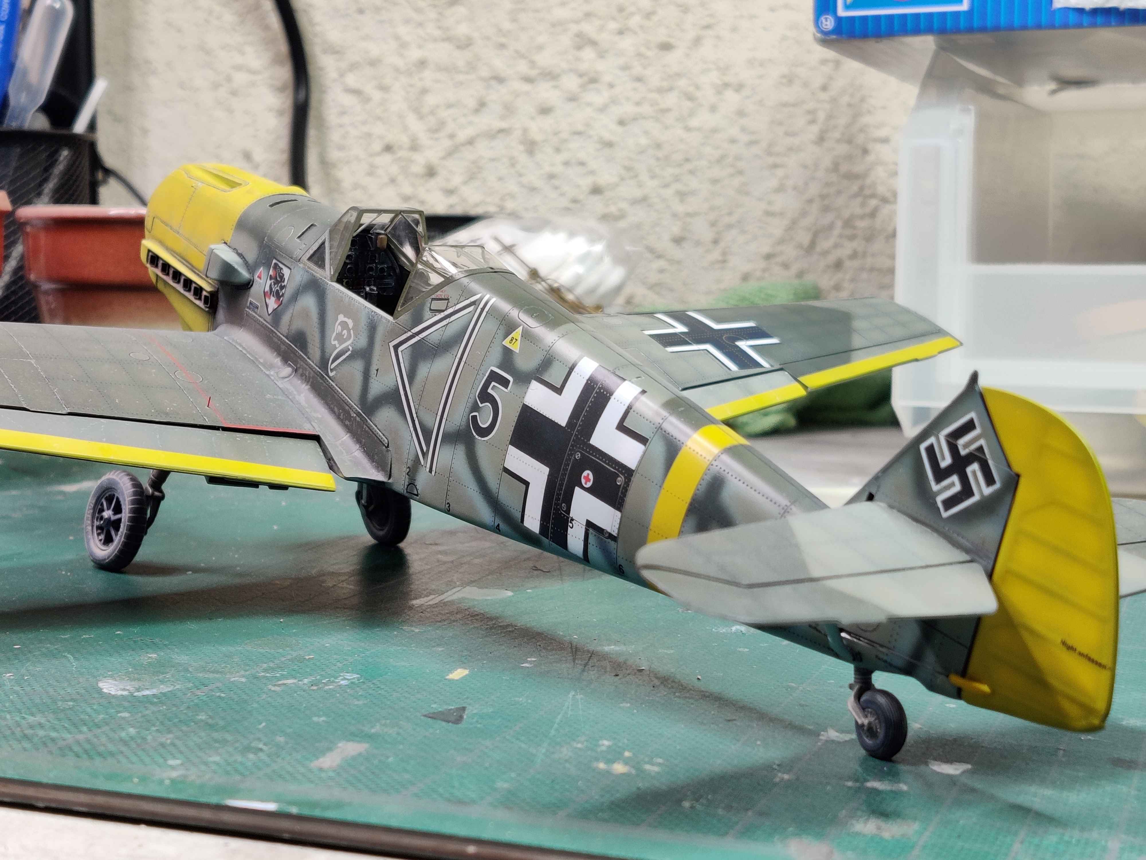 [TRUMPETER] 1/32 - Messerschmitt Bf 109 E-4   -  Stab II./JG54  (bf109) - Page 7 Tmdu