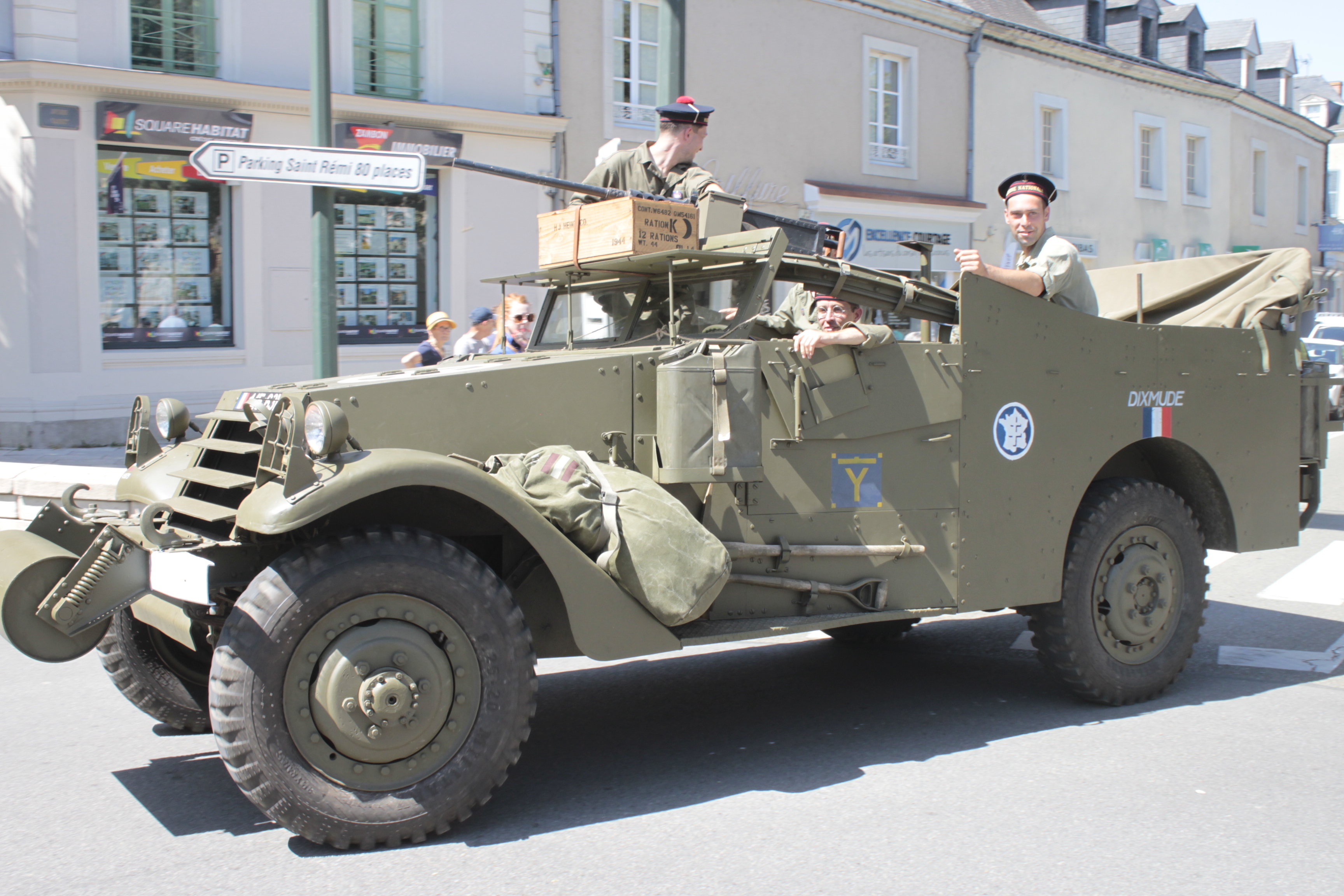 Défilé et cérémonie - commémorations des 80 ans du passage de la 2ème DB A3cv