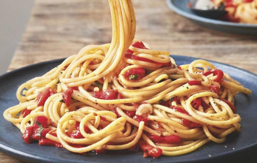 Spaghettis aux poivrons rouges et anchois 536d