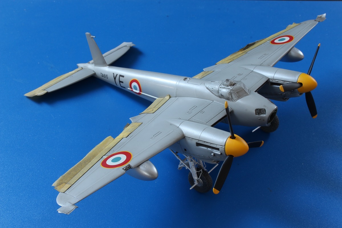 [Airfix] 1/72 - De Havilland Mosquito PR.XVI - L'avion d'Yves Ezanno. Cette fois, il est FINI ! - Page 6 7qqw