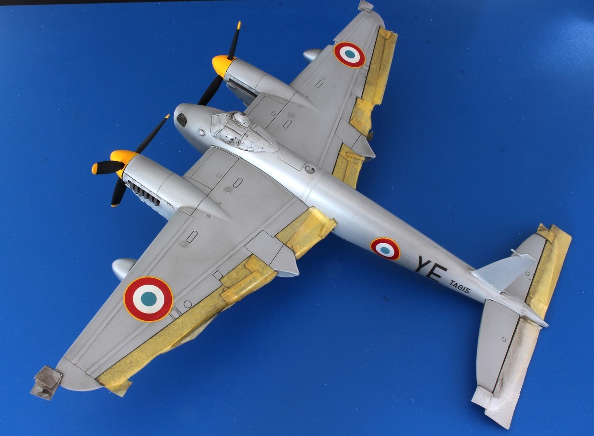 [Airfix] 1/72 - De Havilland Mosquito PR.XVI - L'avion d'Yves Ezanno. Cette fois, il est FINI ! - Page 6 Bu2e