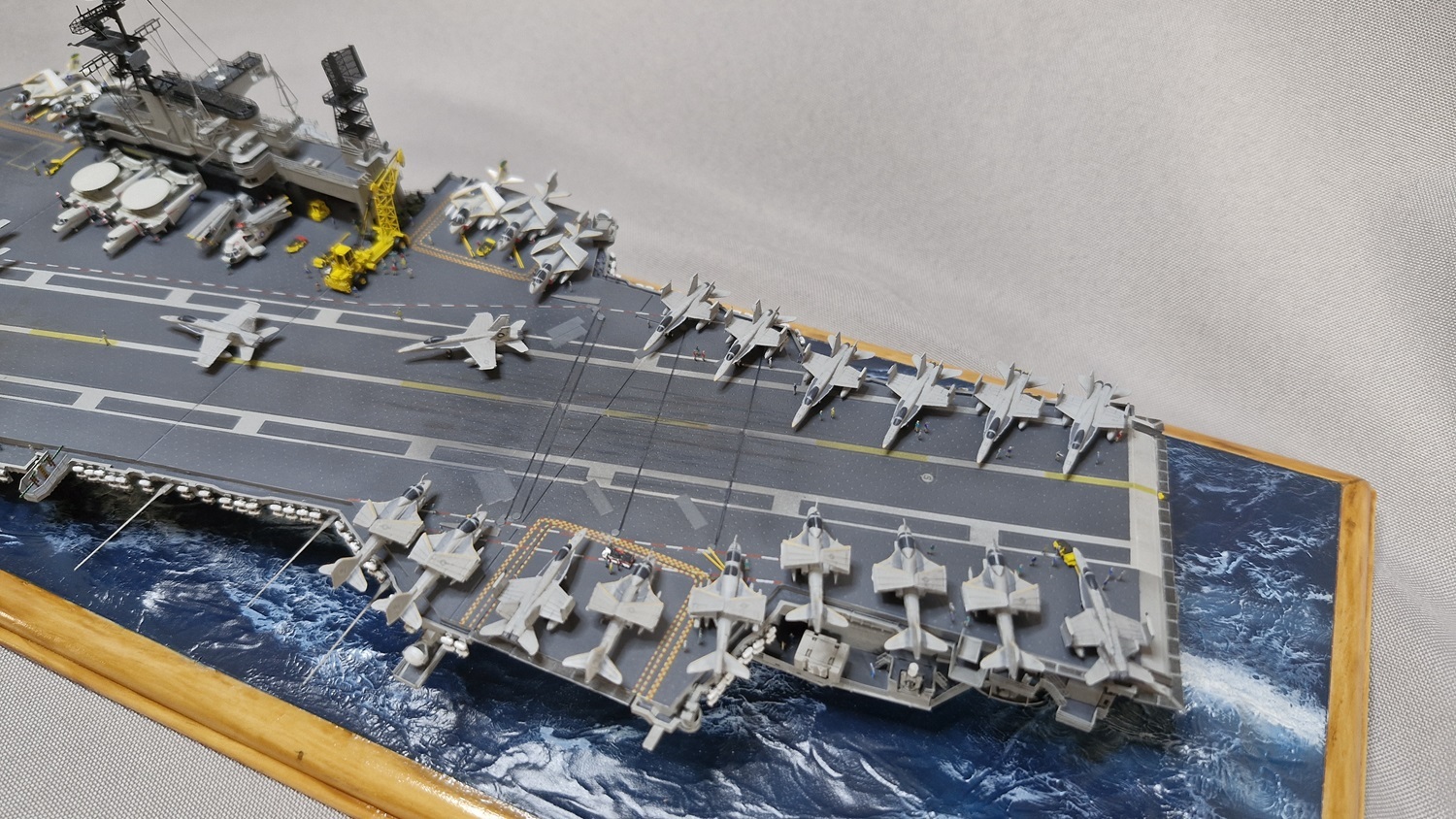 Porte-avions USS Midway CV-41 - Guerre du Golfe 1991 [Orange Hobby 1/700°] de Super-crouz - Page 2 6eb0