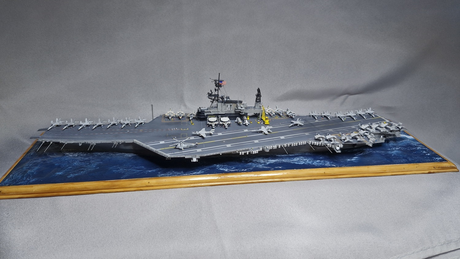 Porte-avions USS Midway CV-41 - Guerre du Golfe 1991 [Orange Hobby 1/700°] de Super-crouz - Page 2 Dj9o