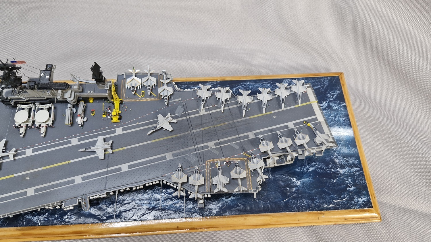 Porte-avions USS Midway CV-41 - Guerre du Golfe 1991 [Orange Hobby 1/700°] de Super-crouz - Page 2 Ipuc