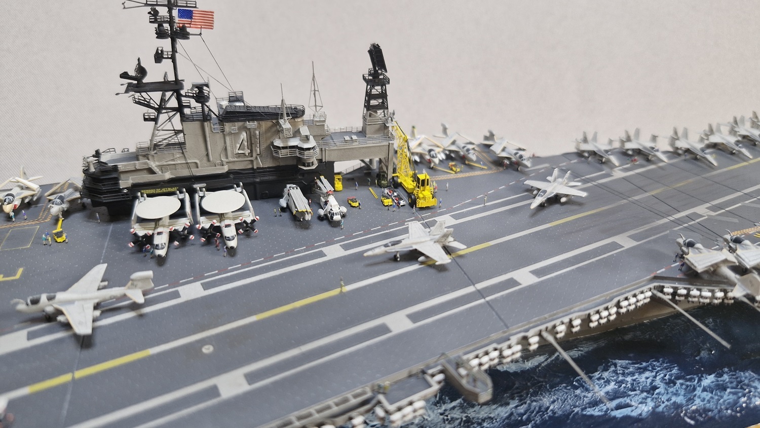 Porte-avions USS Midway CV-41 - Guerre du Golfe 1991 [Orange Hobby 1/700°] de Super-crouz - Page 2 Npts