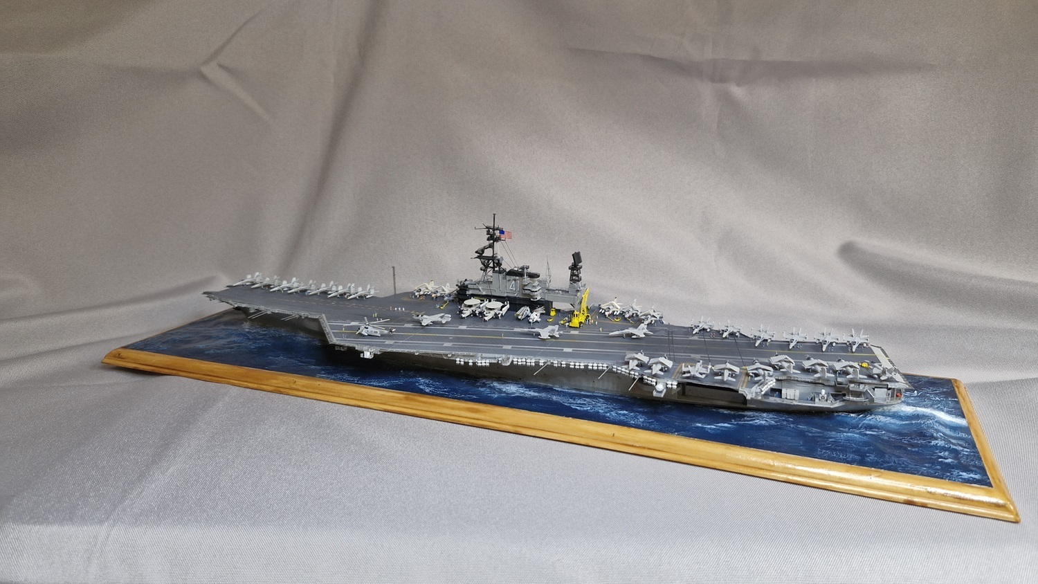 Porte-avions USS Midway CV-41 - Guerre du Golfe 1991 [Orange Hobby 1/700°] de Super-crouz - Page 2 O31d