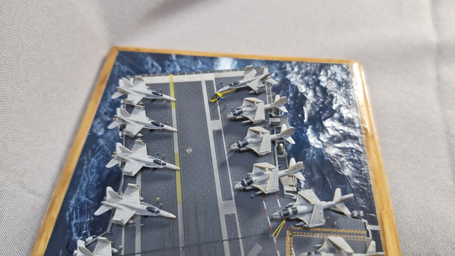 Porte-avions USS Midway CV-41 - Guerre du Golfe 1991 [Orange Hobby 1/700°] de Super-crouz - Page 2 Ojlx