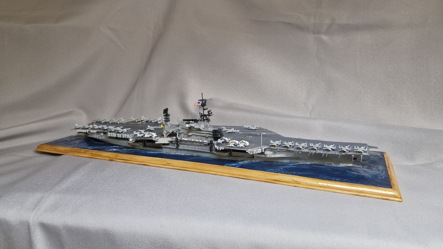 Porte-avions USS Midway CV-41 - Guerre du Golfe 1991 [Orange Hobby 1/700°] de Super-crouz - Page 2 Qqot