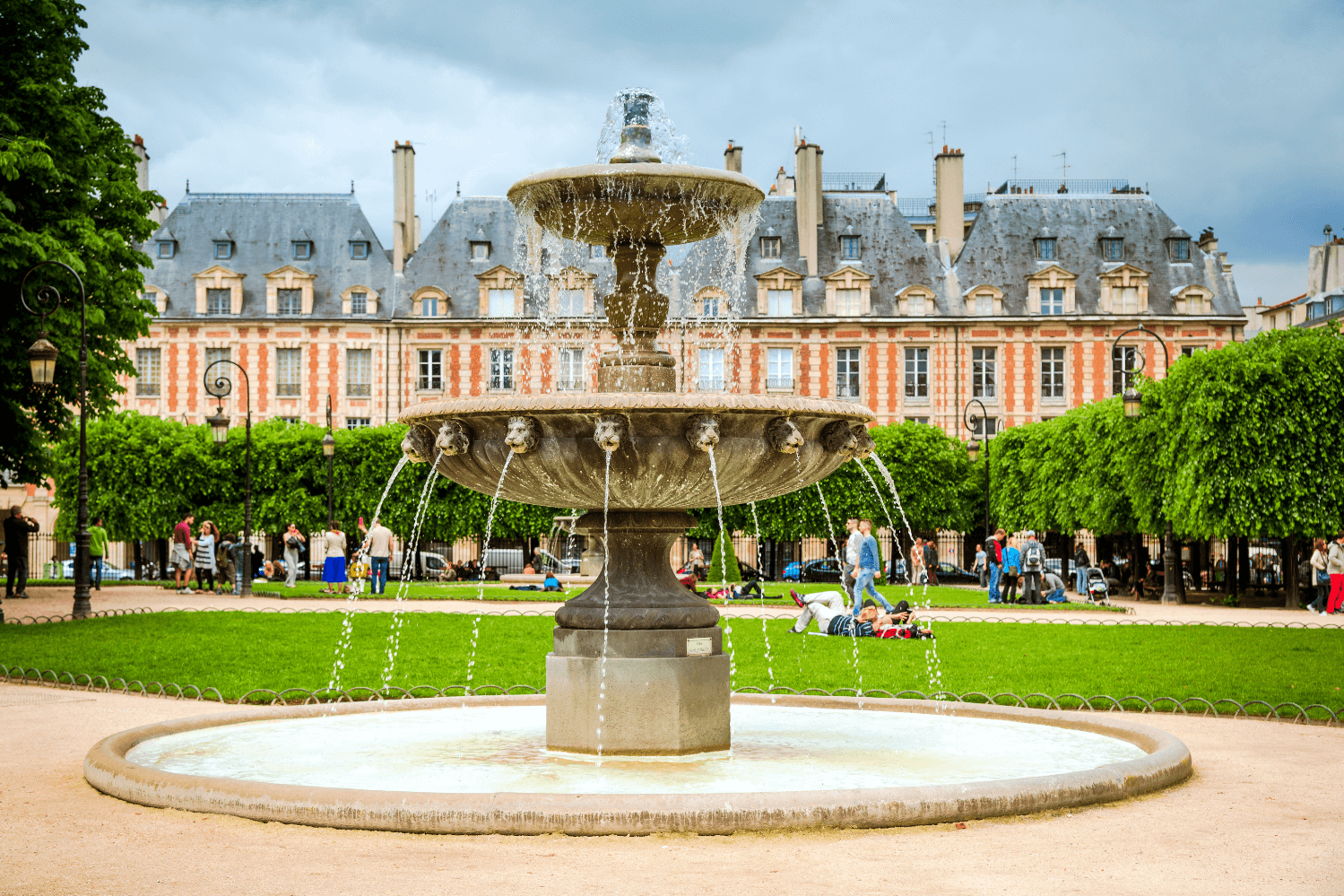 Place des Vosges in Le Marais Paris