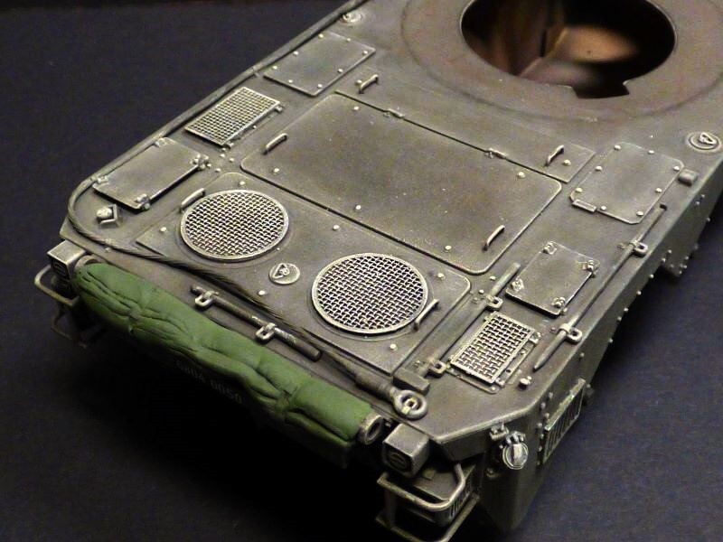 AMX 10 RCR - 1/35 - TIGER MODEL - Page 5 U4fr