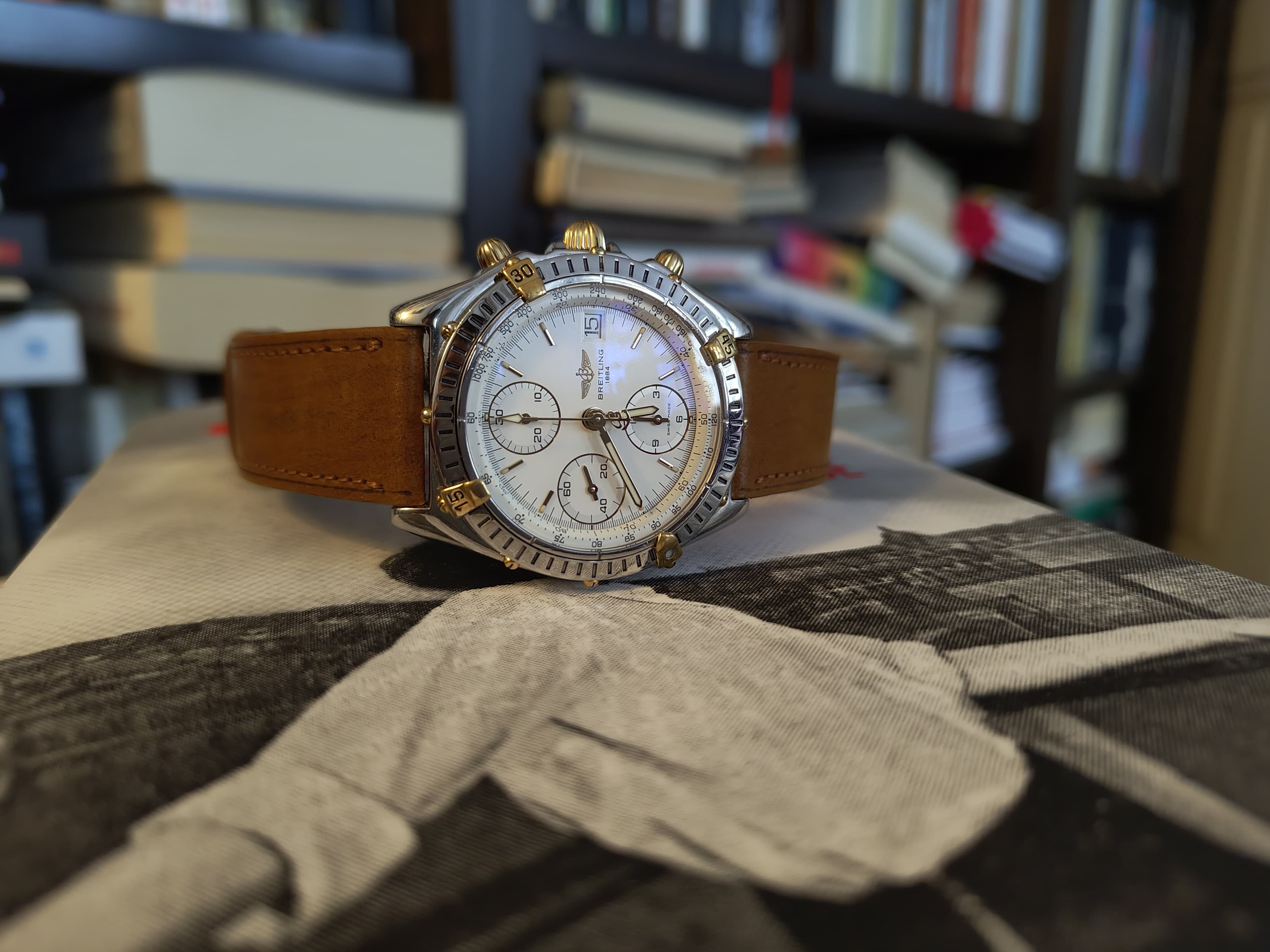**** La montre du jour ! Vol. 42**** - Page 8 Fbut