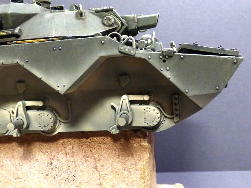 AMX 10 RCR - 1/35 - TIGER MODEL - Page 6 Lozu