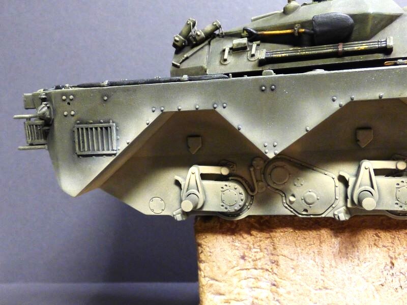 AMX 10 RCR - 1/35 - TIGER MODEL - Page 6 Zbjr