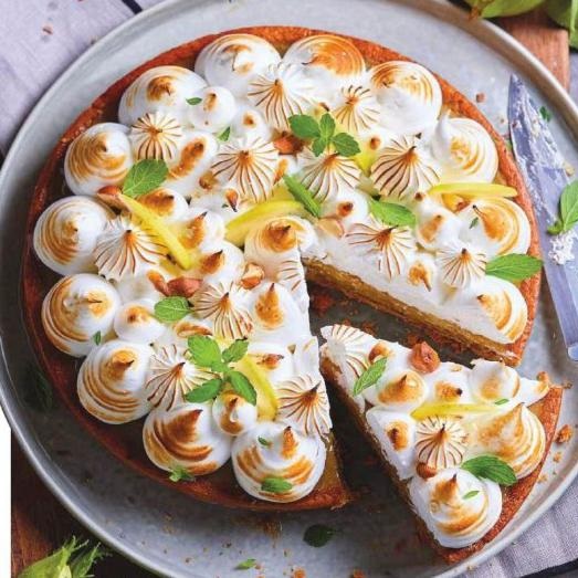 Tarte aux pommes/meringue vanillée/noisettes 0frw