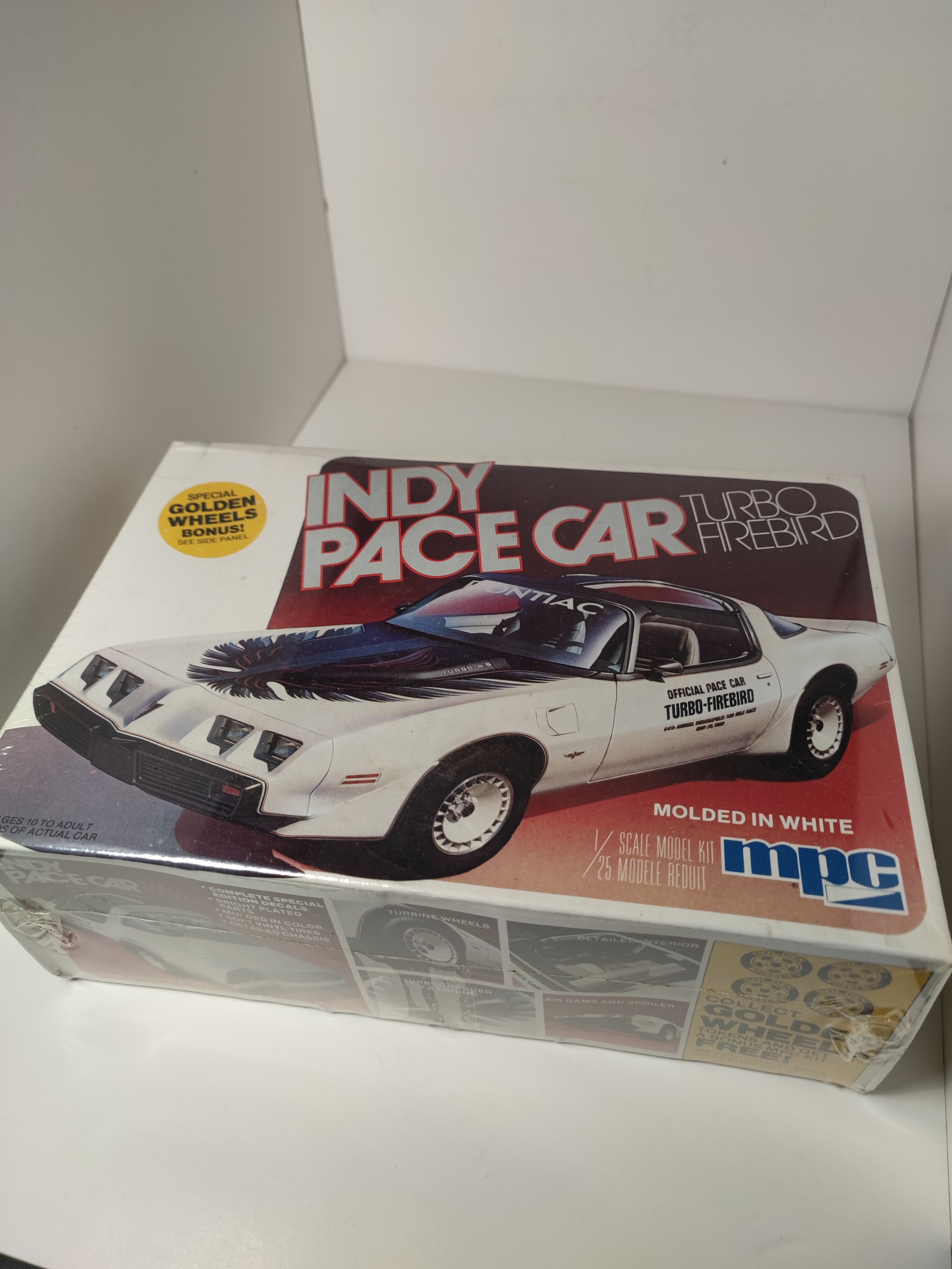 Pontiac TRANS AM indy pace car de 1980 de chez mpc au 1/25 Vw2p