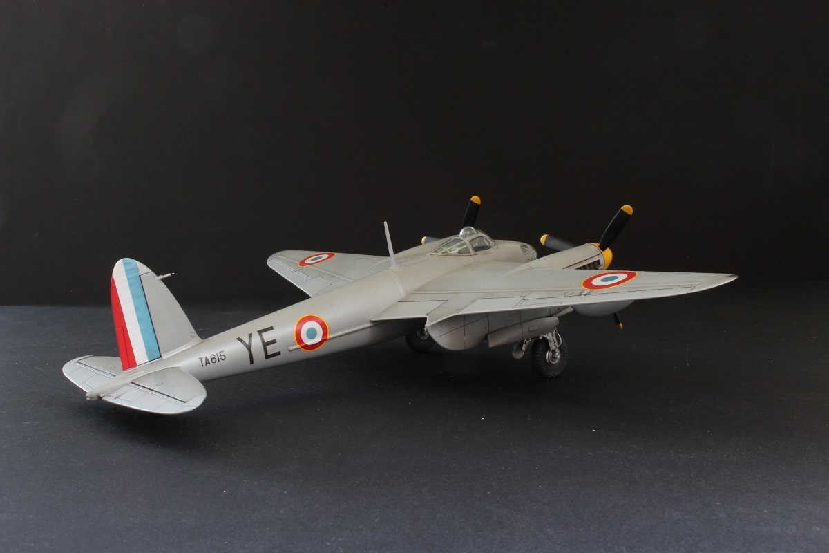 [Airfix] 1/72 - De Havilland Mosquito PR.XVI - L'avion d'Yves Ezanno 97hp