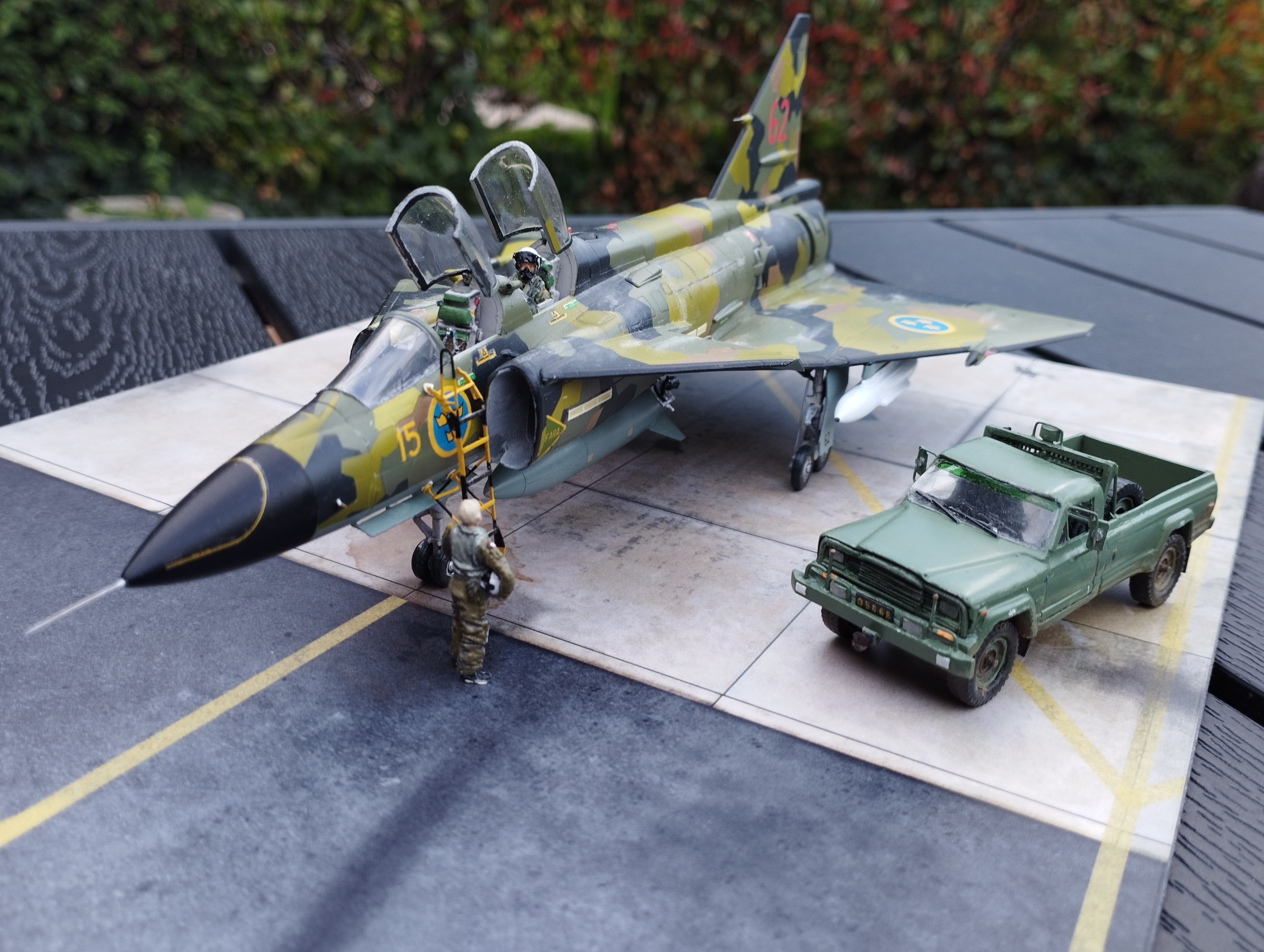 [ Special Hobby ] Saab SK-37 Viggen biplace-----------------FINI---------------- - Page 2 9hik