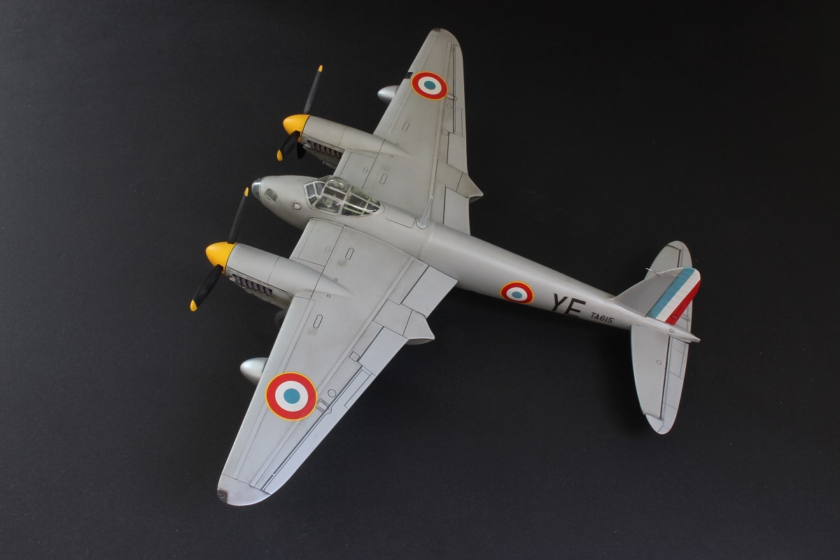 [Airfix] 1/72 - De Havilland Mosquito PR.XVI - L'avion d'Yves Ezanno A93s