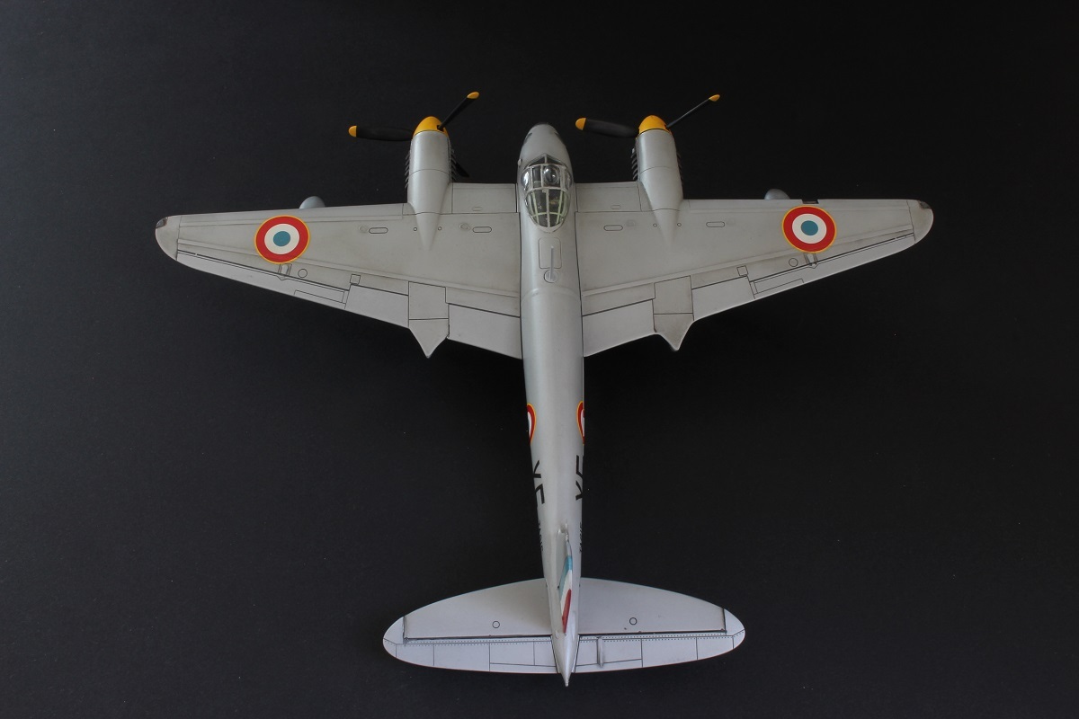 [Airfix] 1/72 - De Havilland Mosquito PR.XVI - L'avion d'Yves Ezanno Dp8a