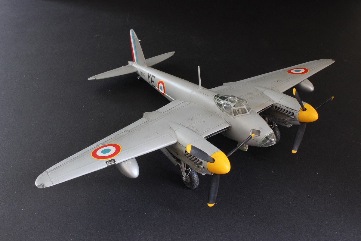 [Airfix] 1/72 - De Havilland Mosquito PR.XVI - L'avion d'Yves Ezanno Ft2k