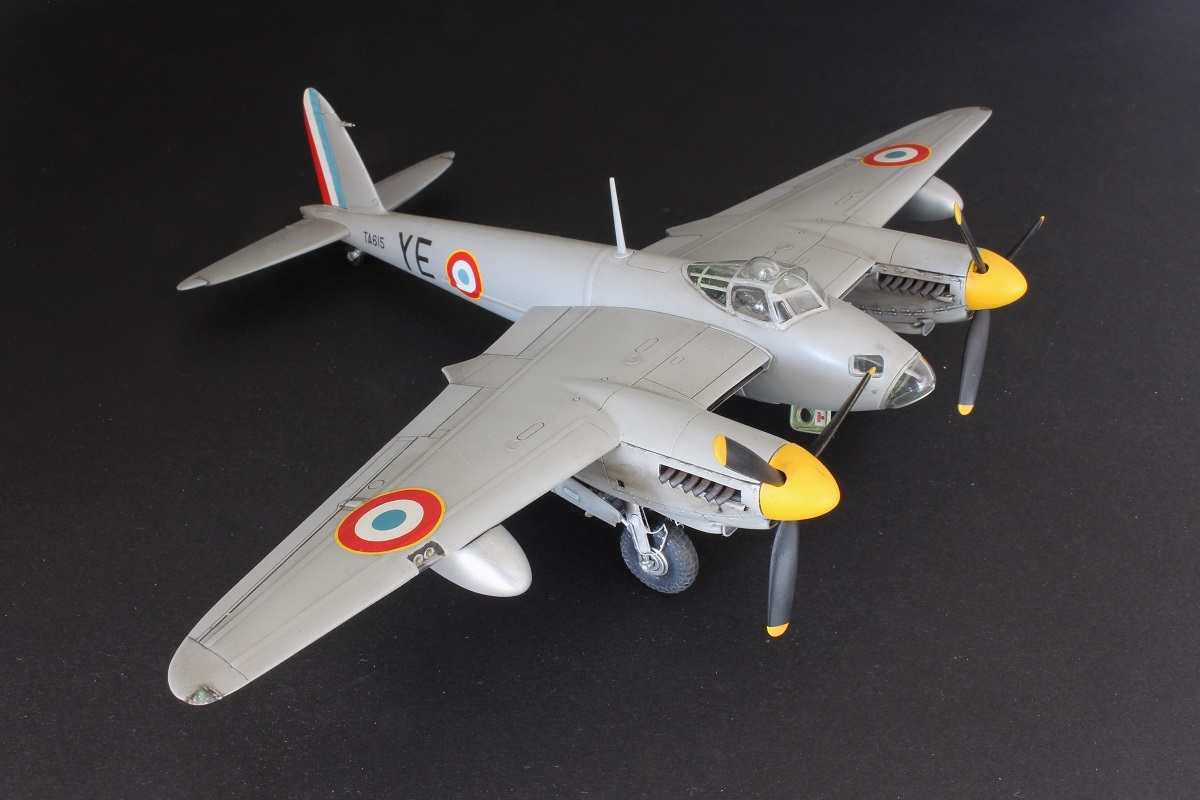 [Airfix] 1/72 - De Havilland Mosquito PR.XVI - L'avion d'Yves Ezanno Wgly