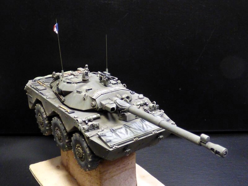 AMX 10 RCR - 1/35 - TIGER MODEL - Page 7 2iqh