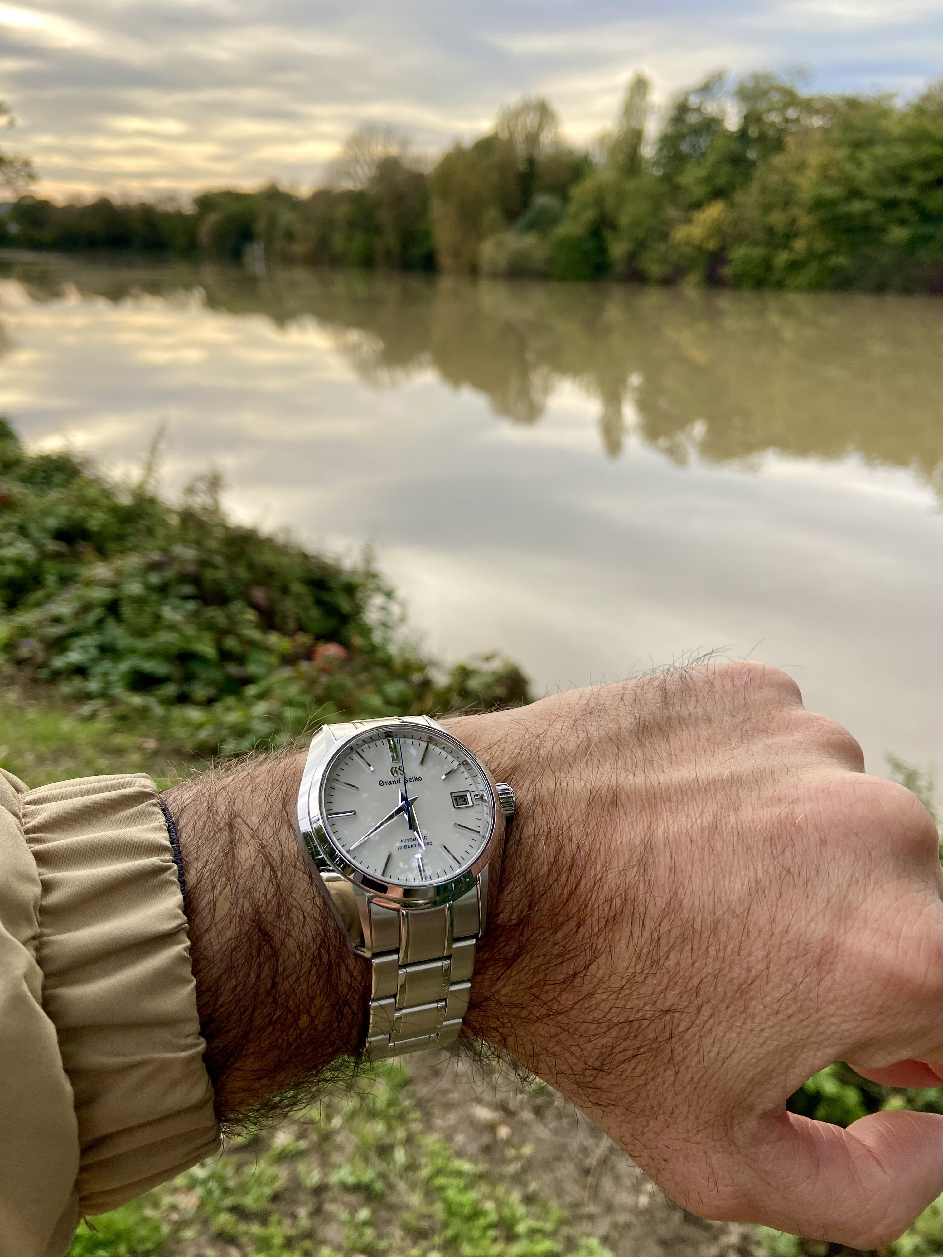 Feu de vos montres à cadran blanc ! - Page 21 Hzjr