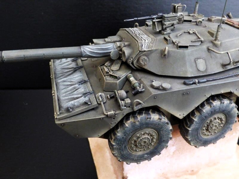 AMX 10 RCR - 1/35 - TIGER MODEL - Page 8 Tyog