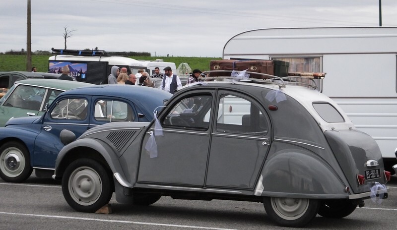 * Les "Véhicules anciens " sur nos routes. - Page 30 12ak