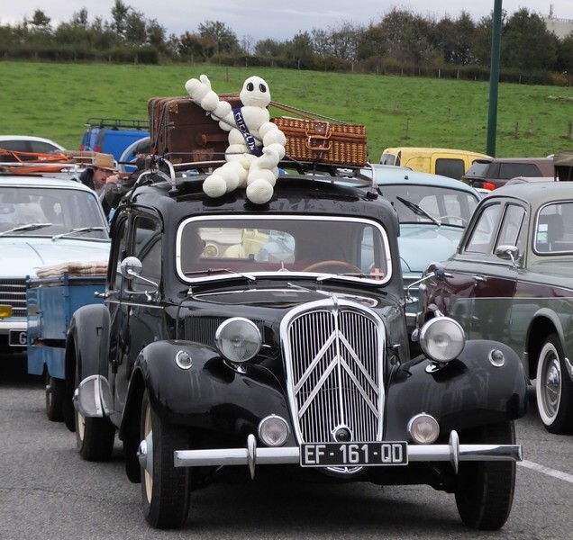 * Les "Véhicules anciens " sur nos routes. - Page 30 18kg