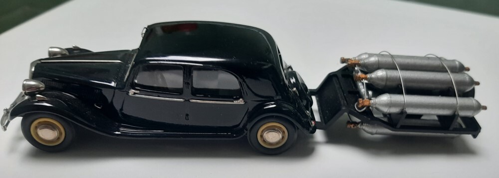 CITROËN et MR: les 15/6 et 11 CV fourgonnette de 1939 vues par un orfèvre Ib52